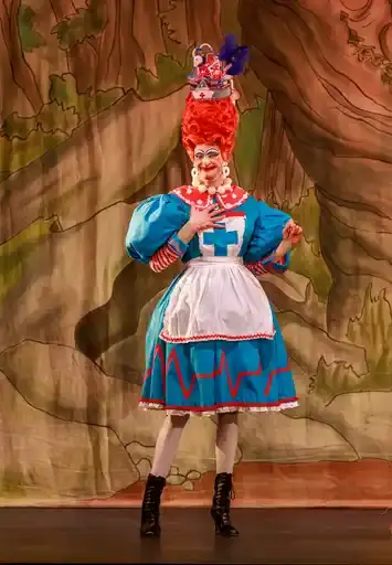 Snow White Theatre Royal Portsmouth Family theatre Portsmouth Things to do in Portsmouth with kids Snow White Portsmouth panto