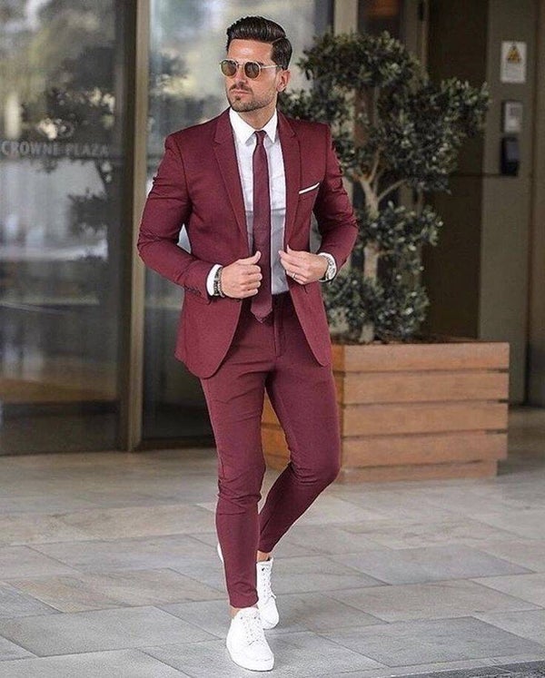 TRAJE VINO
