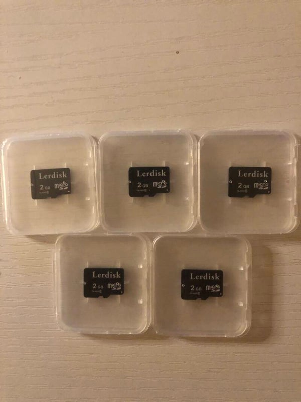 LOT DE 5 CARTES MÉMOIRE SD DE 2GO ”NEUF”