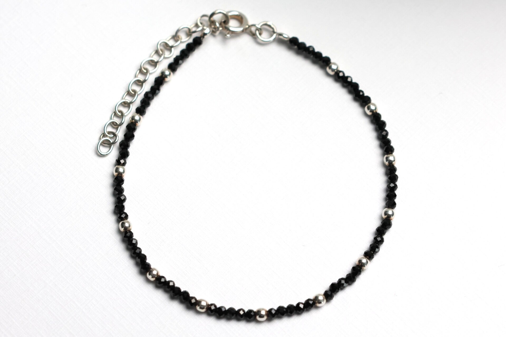 Armband aus schwarzem Turmalin