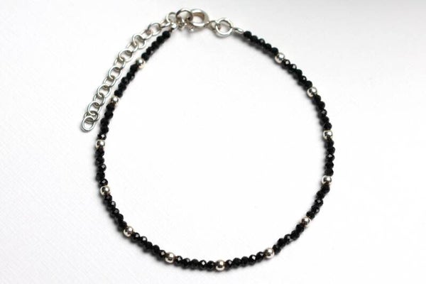 Armband aus schwarzem Spinell