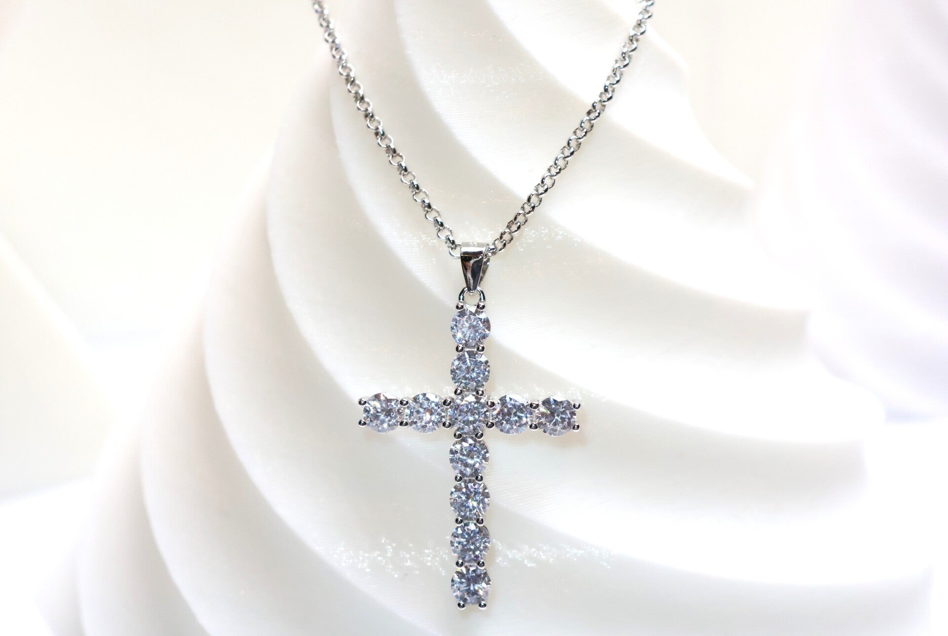 Kreuz Zirkonia – Collier oder Kette