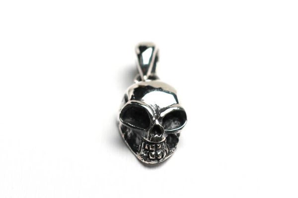 Totenkopf Anhänger mit Kette