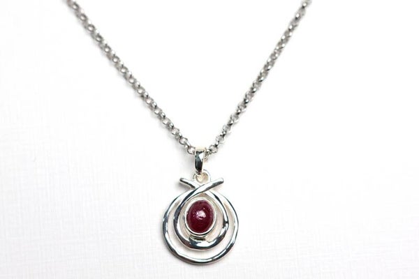 Rubin Anhänger mit Kette