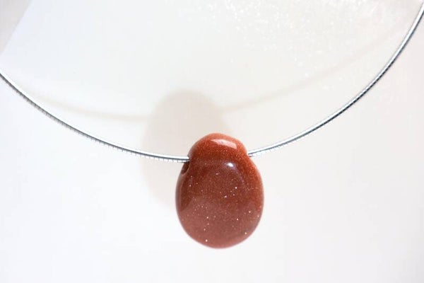 Goldfluss Anhänger mit Collier / Lederhalsband / Kautschuk Halsband
