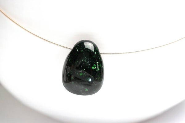 Grünfluss Anhänger mit Collier / Lederhalsband / Kautschuk Halsband