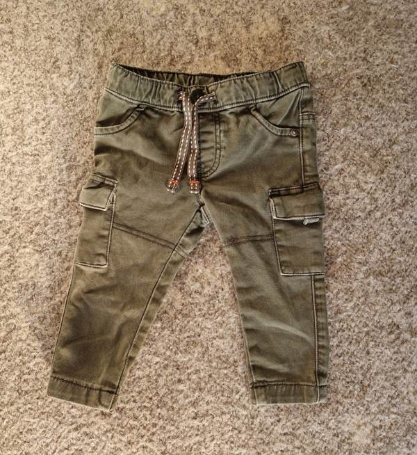 Spijkerbroekje leger groen 74