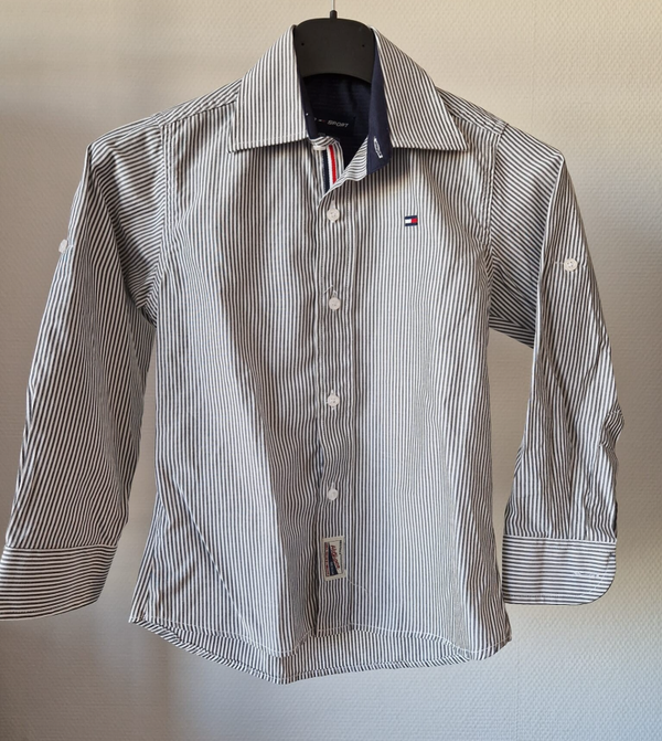 Tommy Blouse 116-122 (Nieuw)