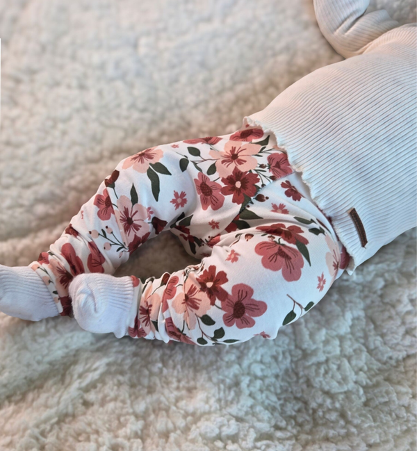 Oud roze bloemen broekje Handmade