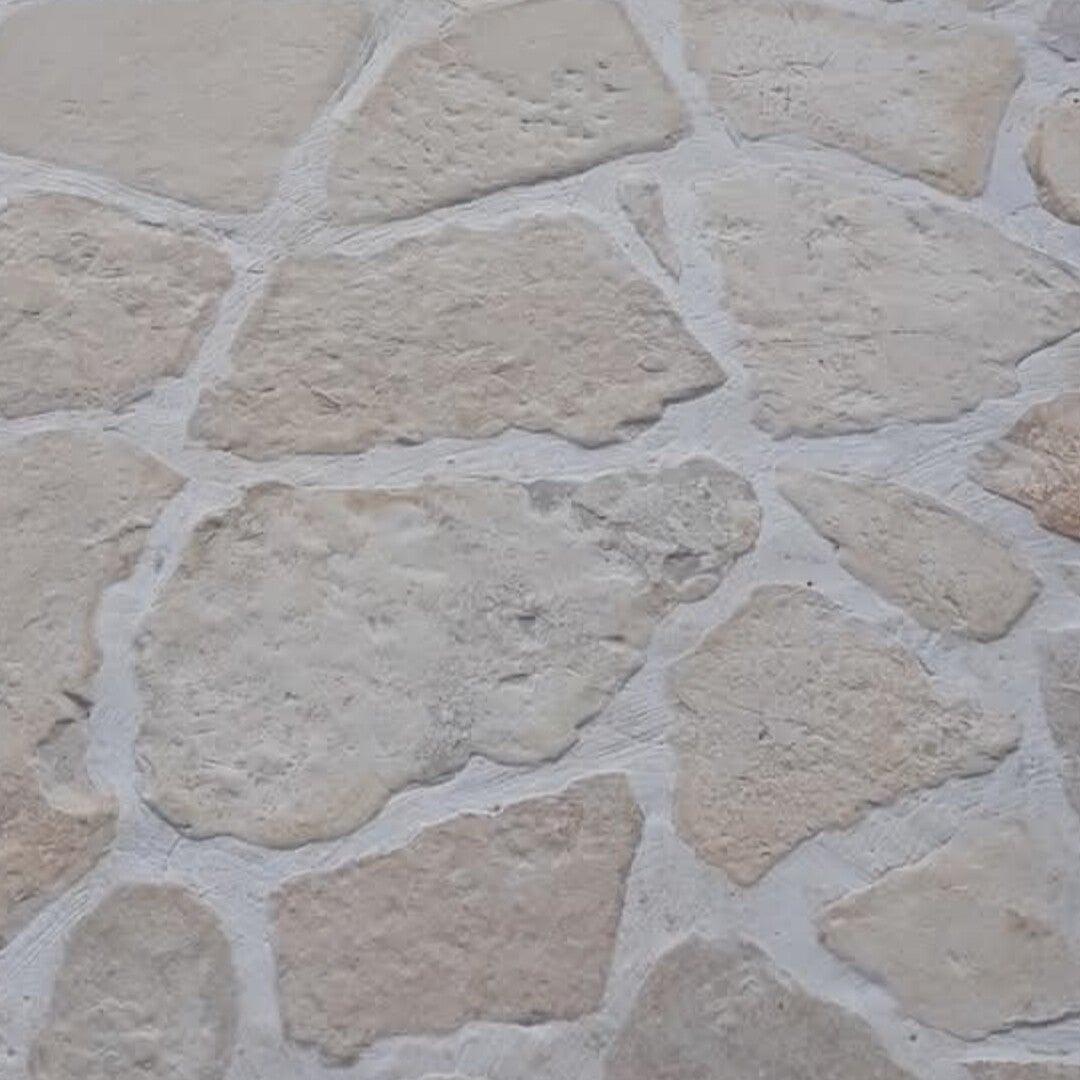 DALMATIA CREMA ANTICO – verlegte Polygonalplatten