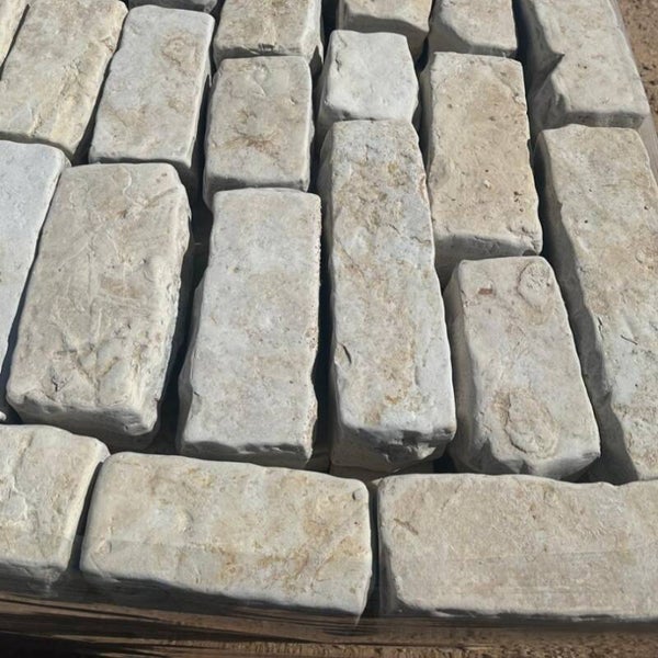 MAUERSTEINE ANTICO gebrochen