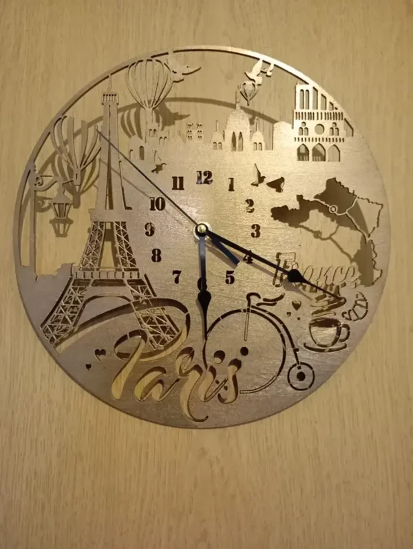 Wanduhr „Paris“ aus Holz – Elegantes Design in Goldoptik