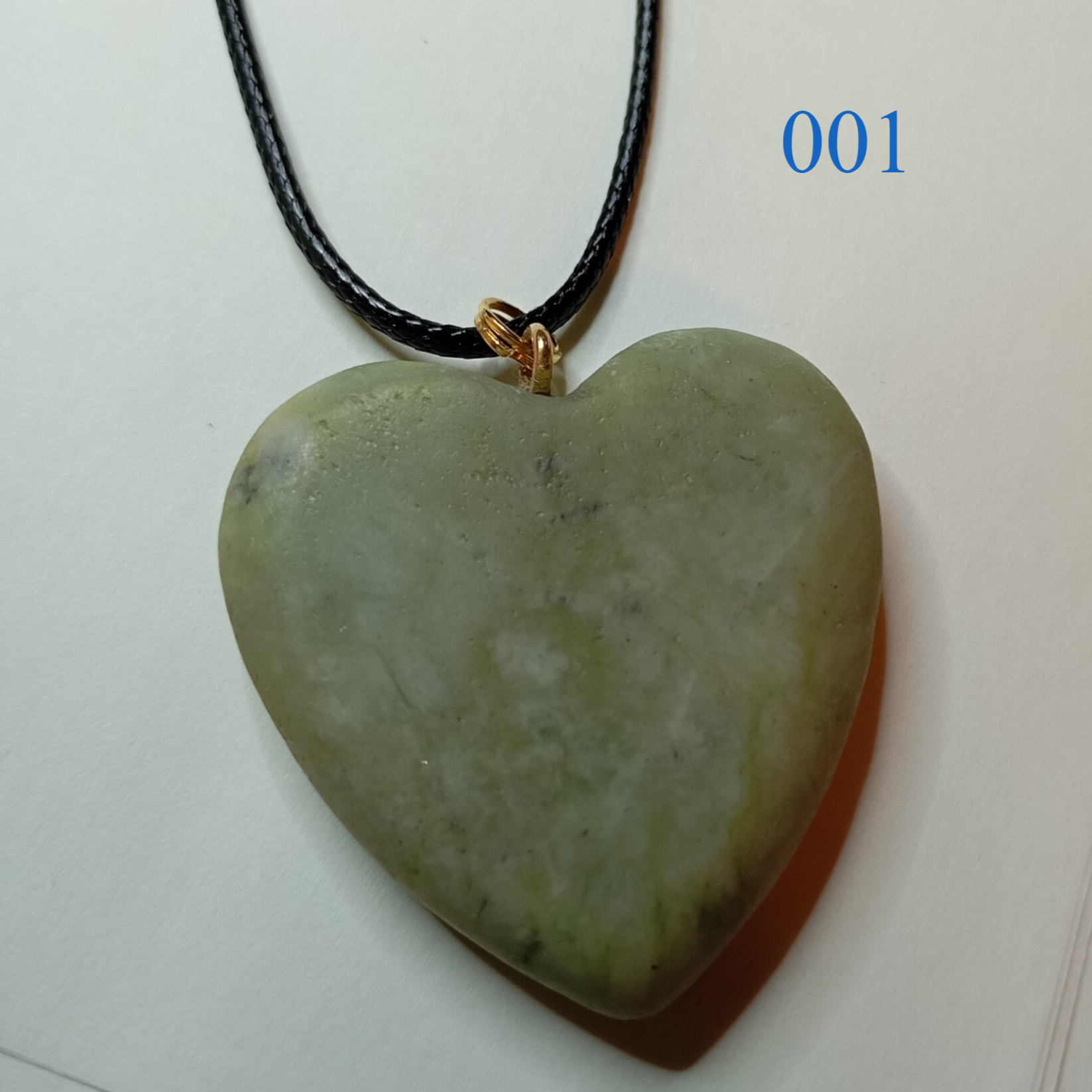 Halskette aus Naturstein