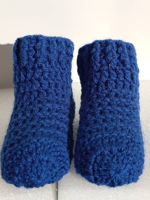Babysocken gehäkelt mit 1 Nadel  Größe - 2-3 Monate