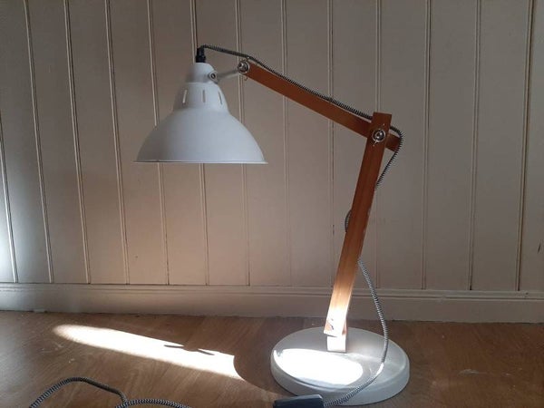 stoeren witte bureau lamp 