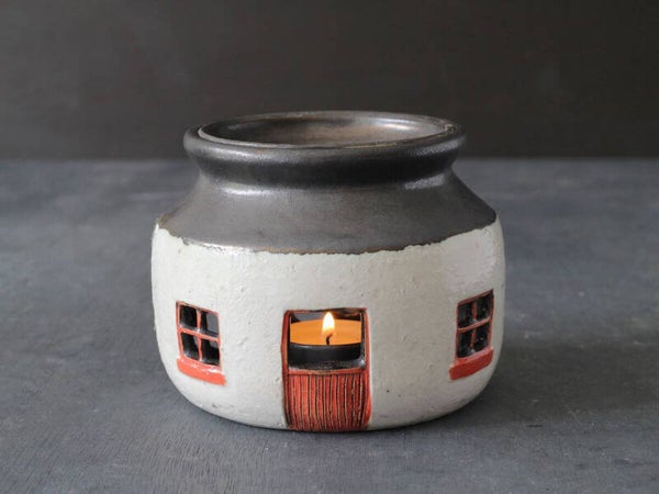 Essential Oil Burner - Irish Cottage - White Wall