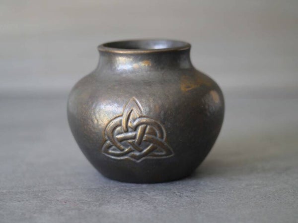Handcrafted Wide Belly Celtic Knot Vase - Gold Metallic