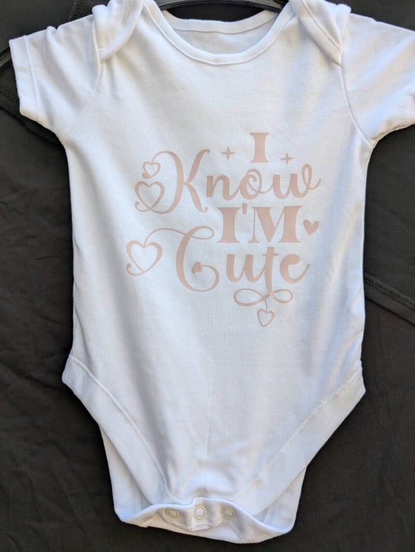 Baby I know I'm Cute vest design