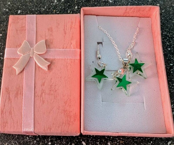 Star resin pendant and earring set with Green Star