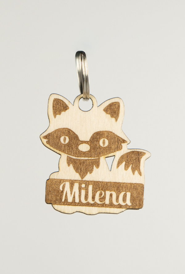 Puinen kettu-avaimenperä omalla nimellä