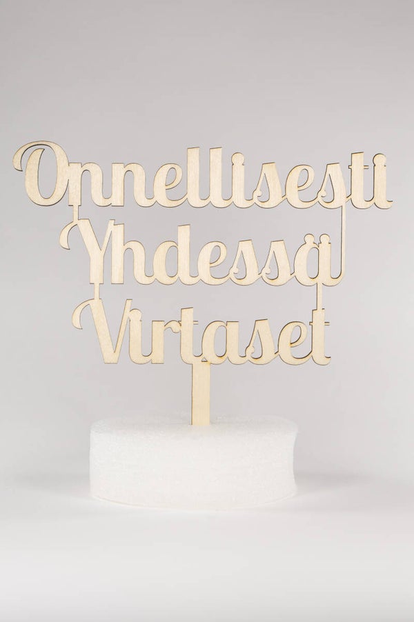 Puinen kakkukoriste - 3 rivinen