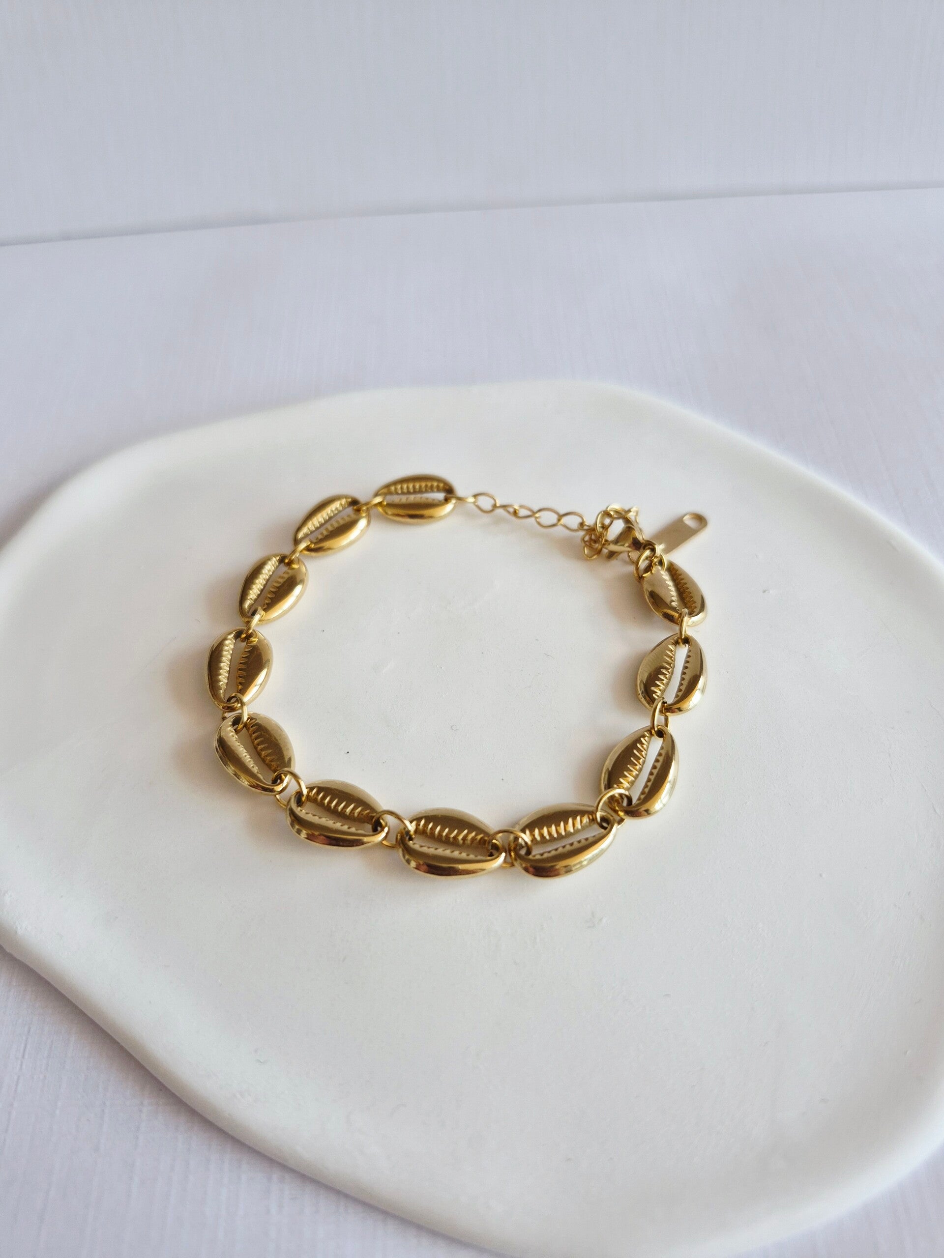 Shelly bracelet