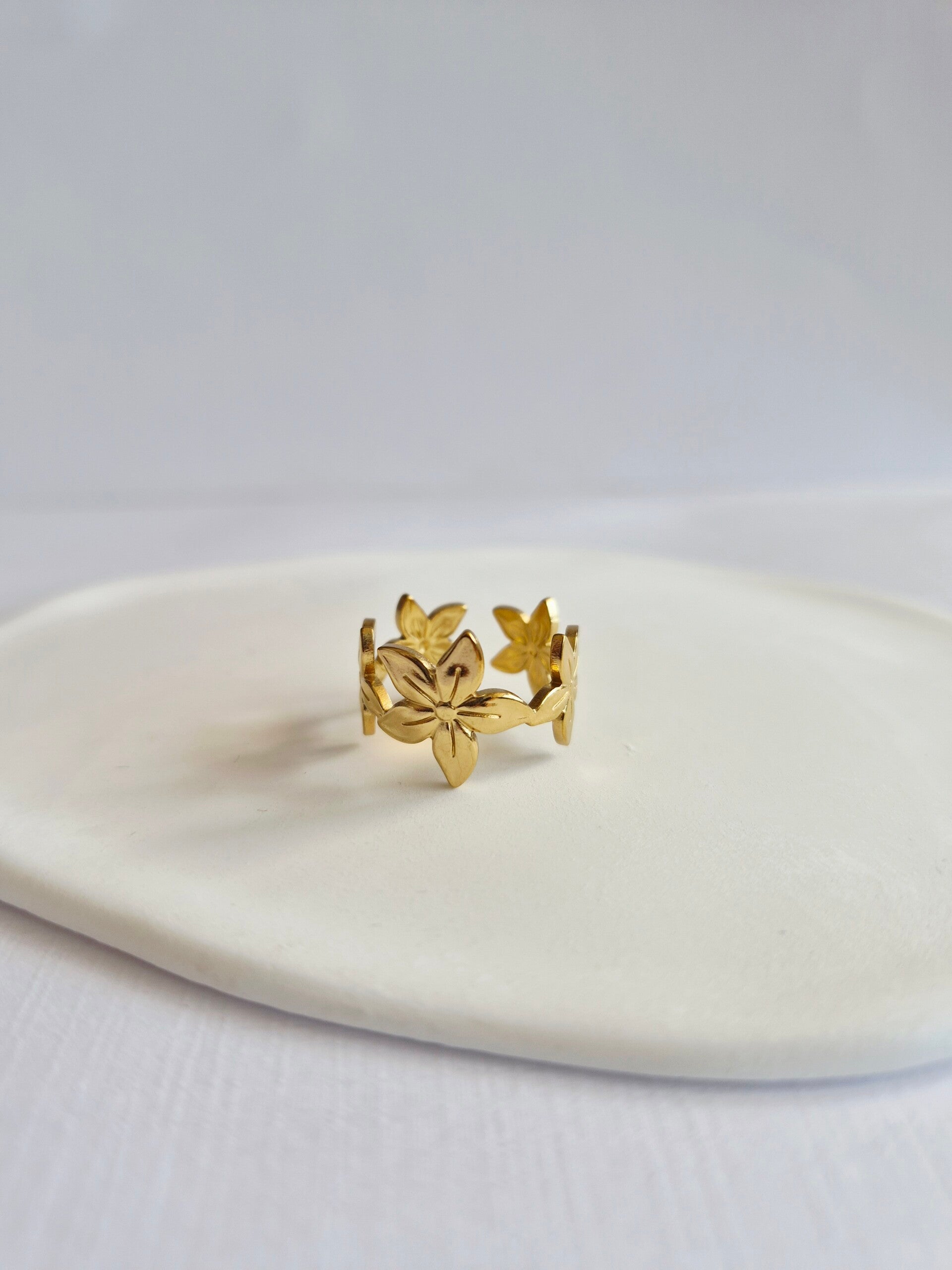 Bloomie ring