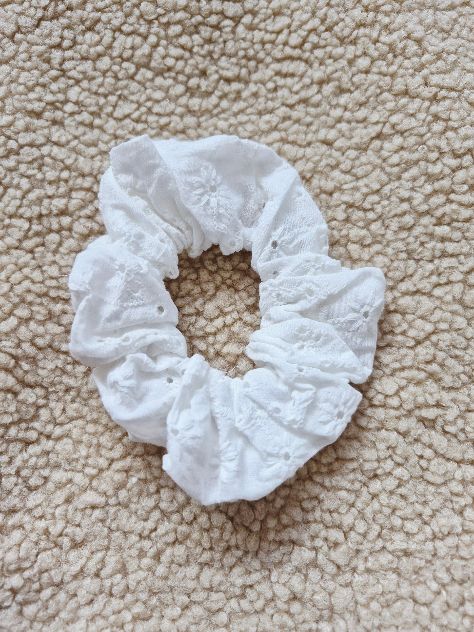Scrunchie white