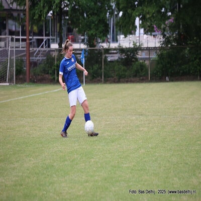 008-1r1a6128-standard.jpg