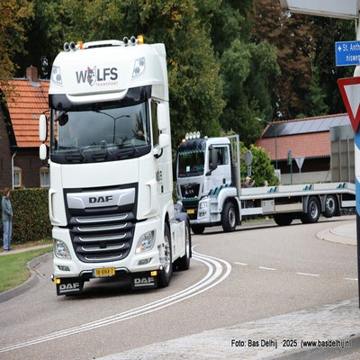 220-1r1a8274-standard.jpg