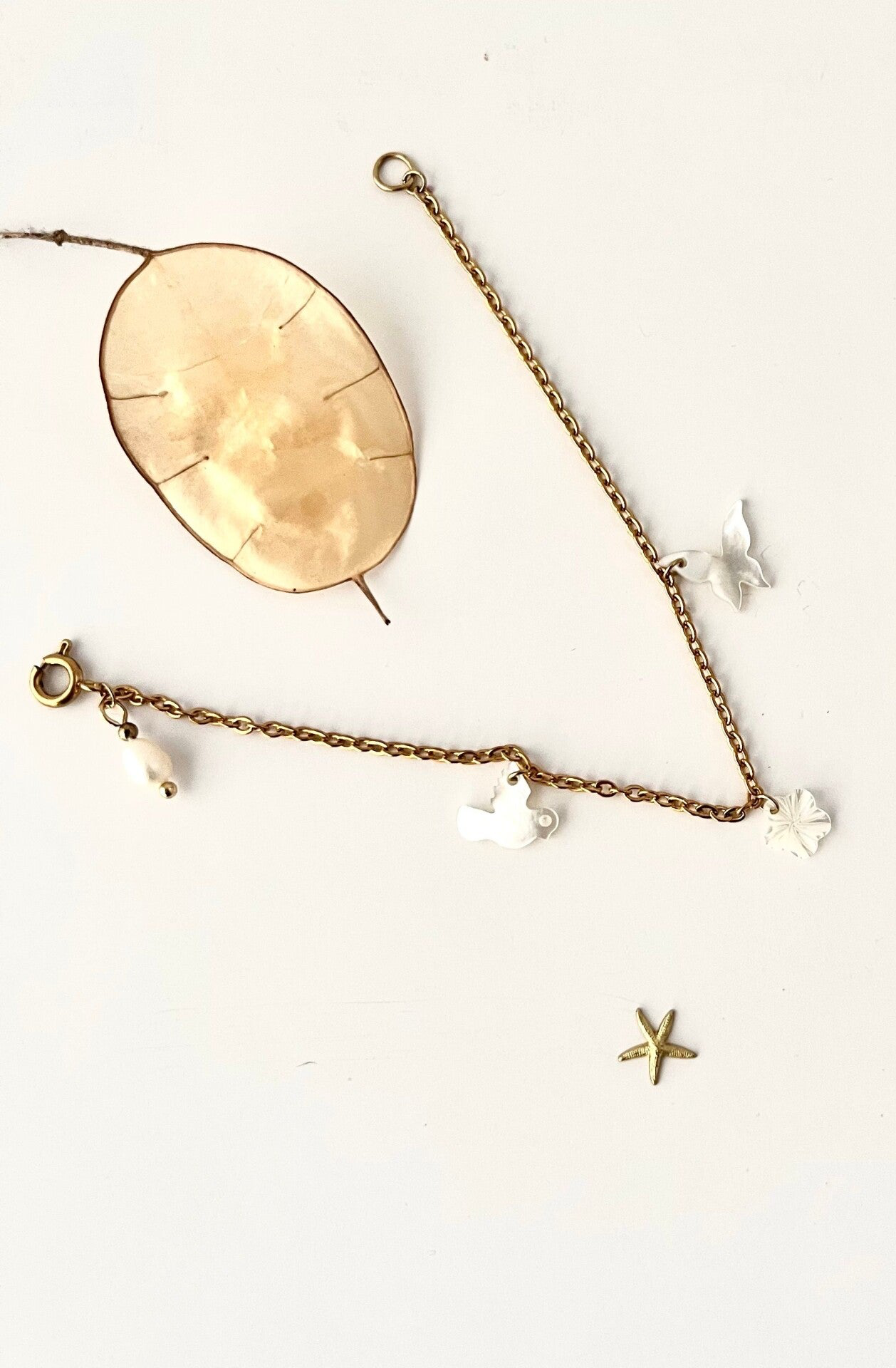 O3CS Bracelet "Mother Of Pearl Charms"