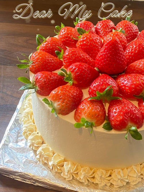 Strawberry cream cake