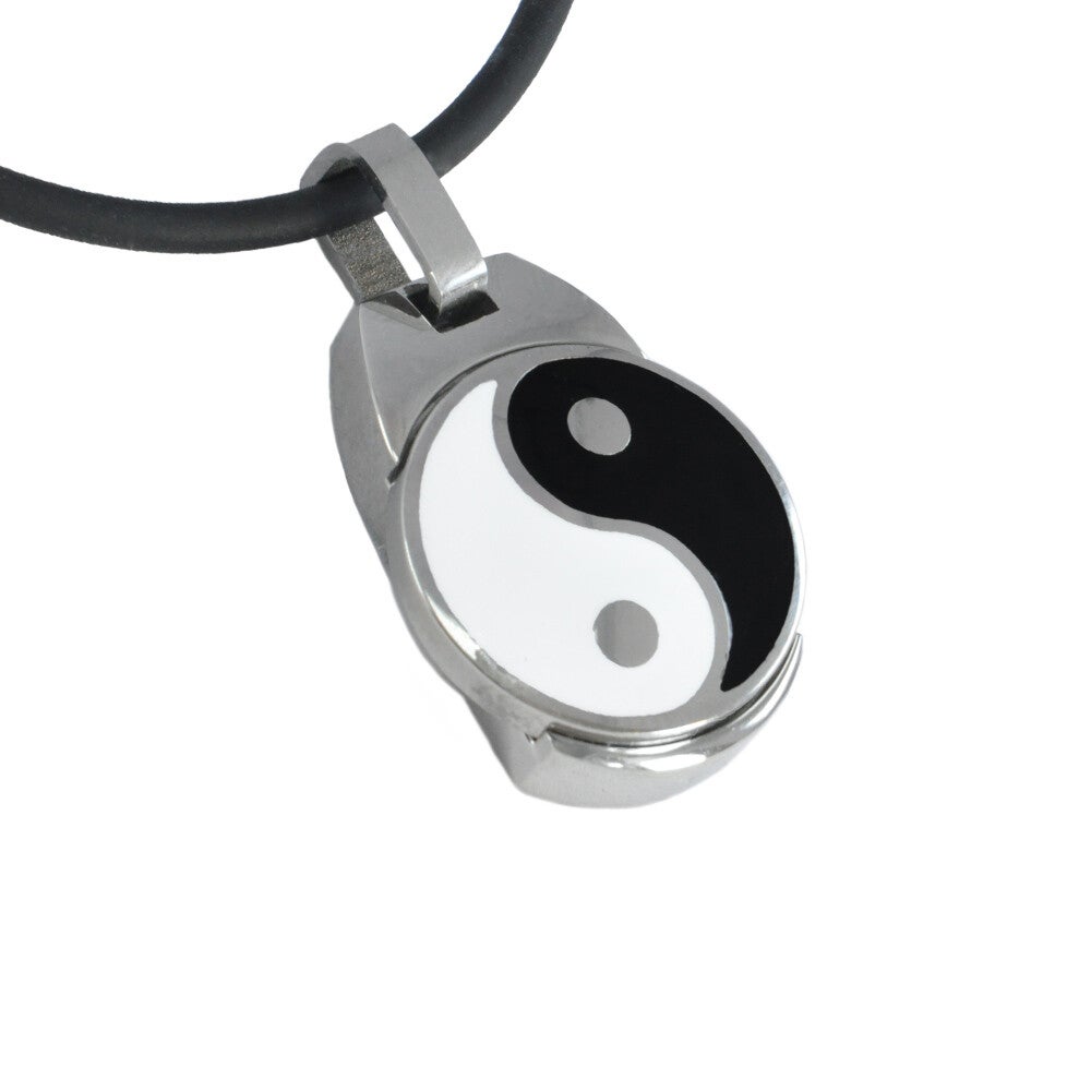 16066P Yin Yang Hanger gemaakt van edel (chirurgisch) staal en keramiek.