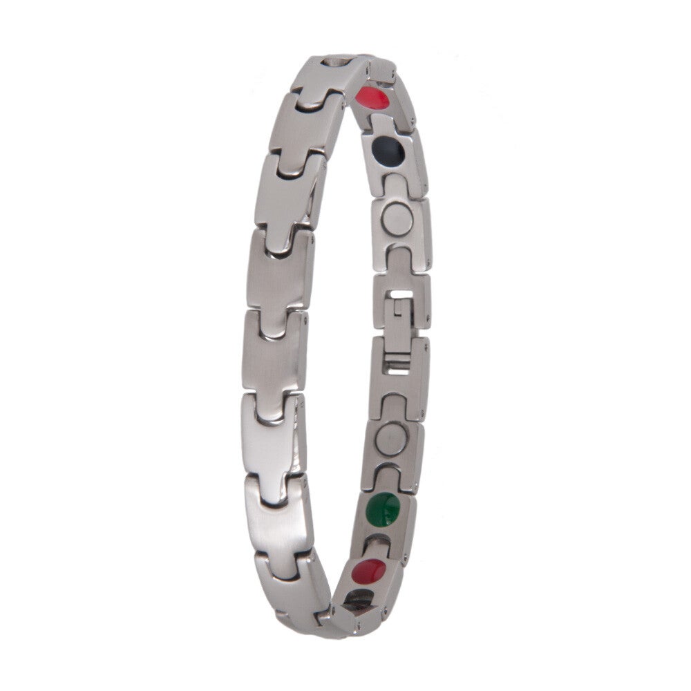 18088B Armband gemaakt van edel (chirurgisch) staal met matte en glanzende accenten.