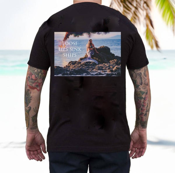 Loose lips tee