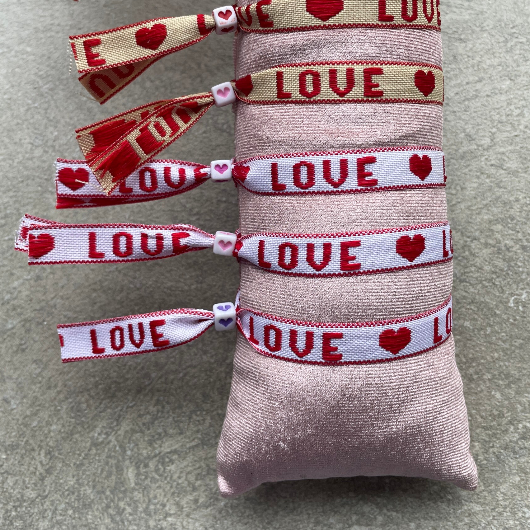 Armbandje lint LOVE - Wit