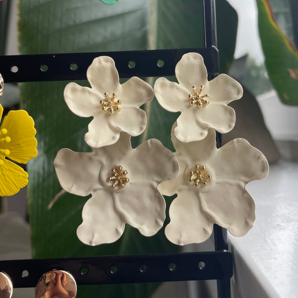 LL |  Oorbellen Flower Sand - Off White