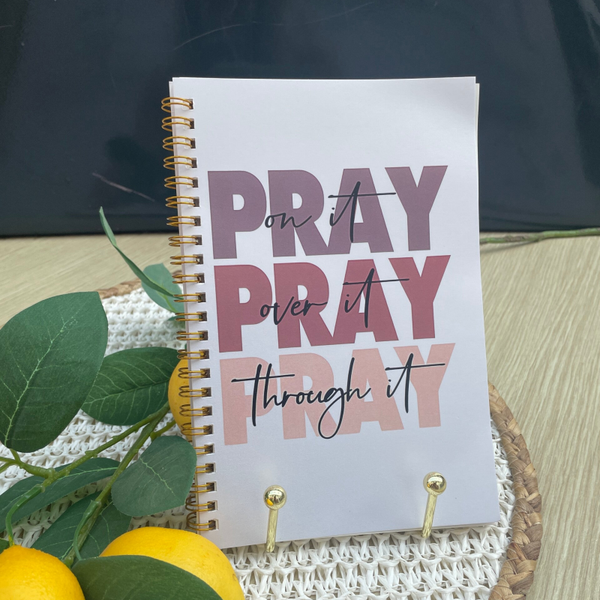Notitieboekje 'PRAY'