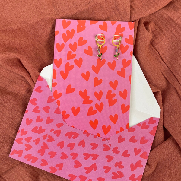 Wenskaart met oorbellen - Hearts