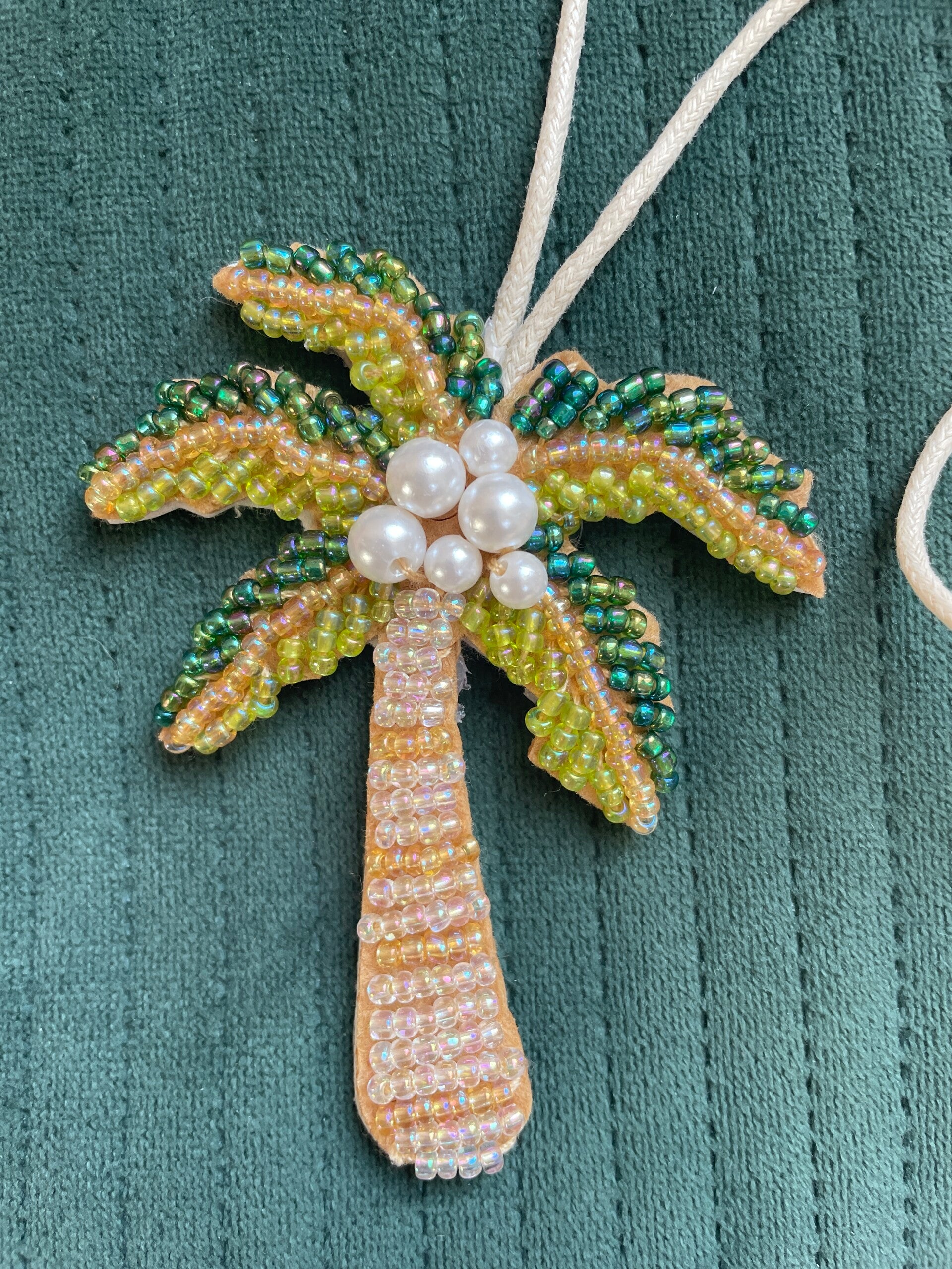 LL | Tassenhanger Palmboom
