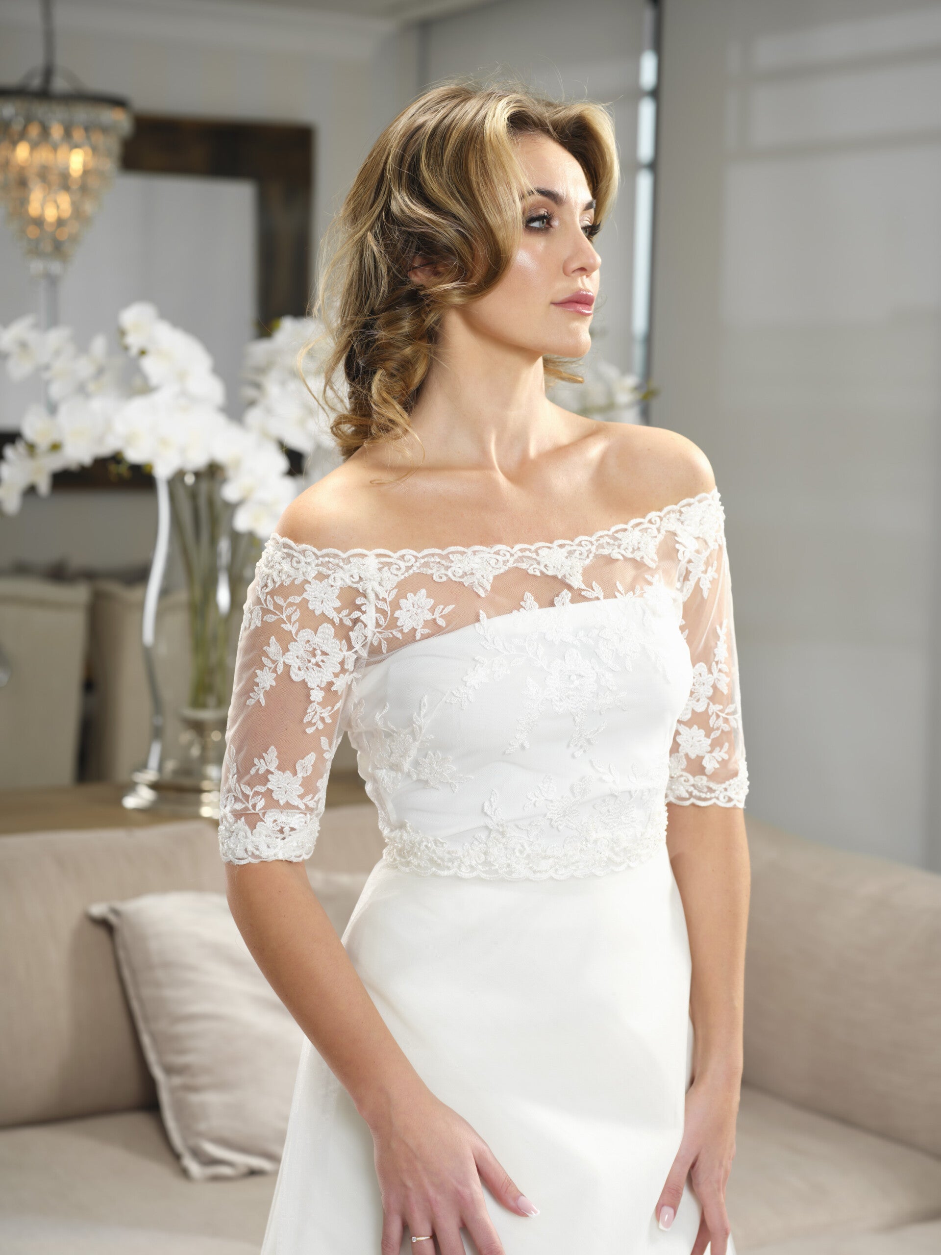 handgefertigter Spitzen Brautbolero Damen Jäckchen weiß und Spitze - schulterfrei