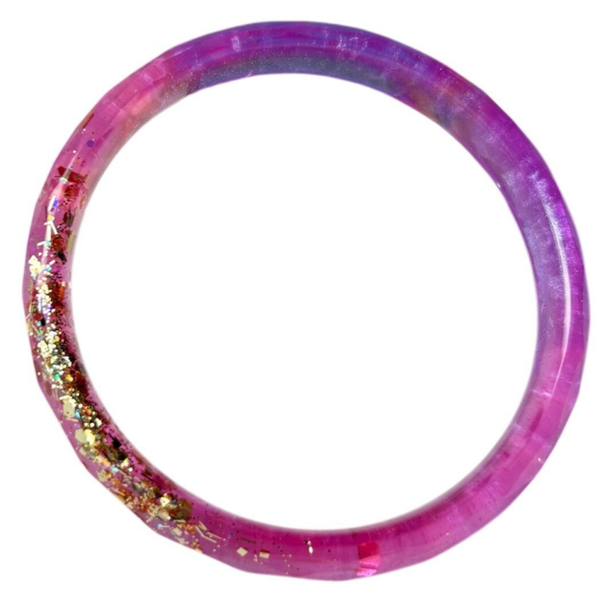 Mini bracelet qui fait briller un mini poignet
