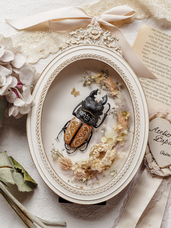 'Soft Oval'︱Handpainted Beetle
