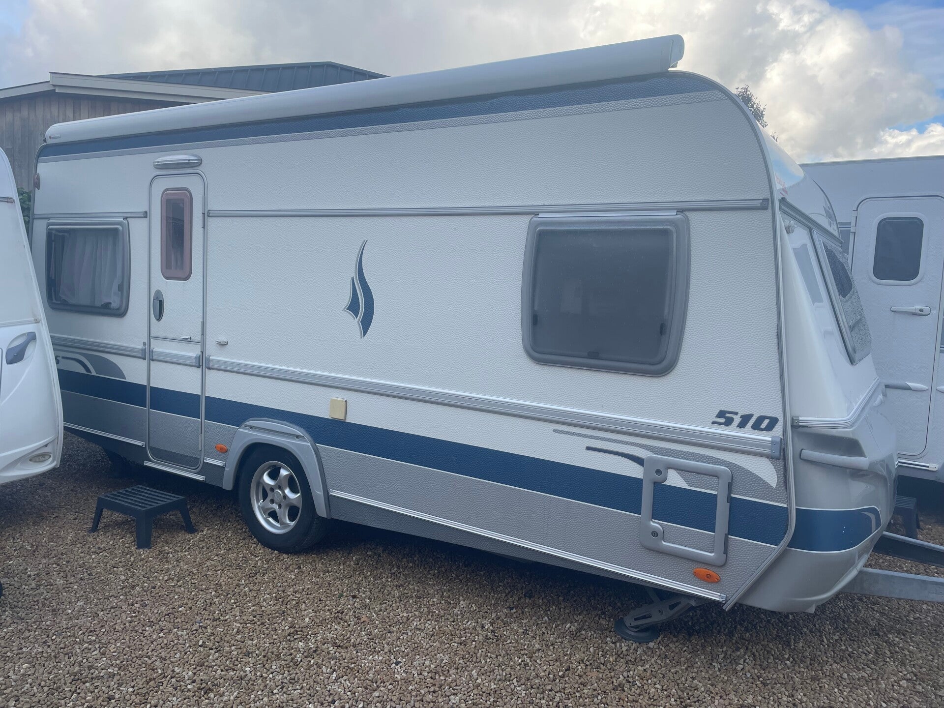 Caravan Fendt 510, 4 persoons, douche, luifel, deze kan gebracht worden op een camping, bouwplaats,…