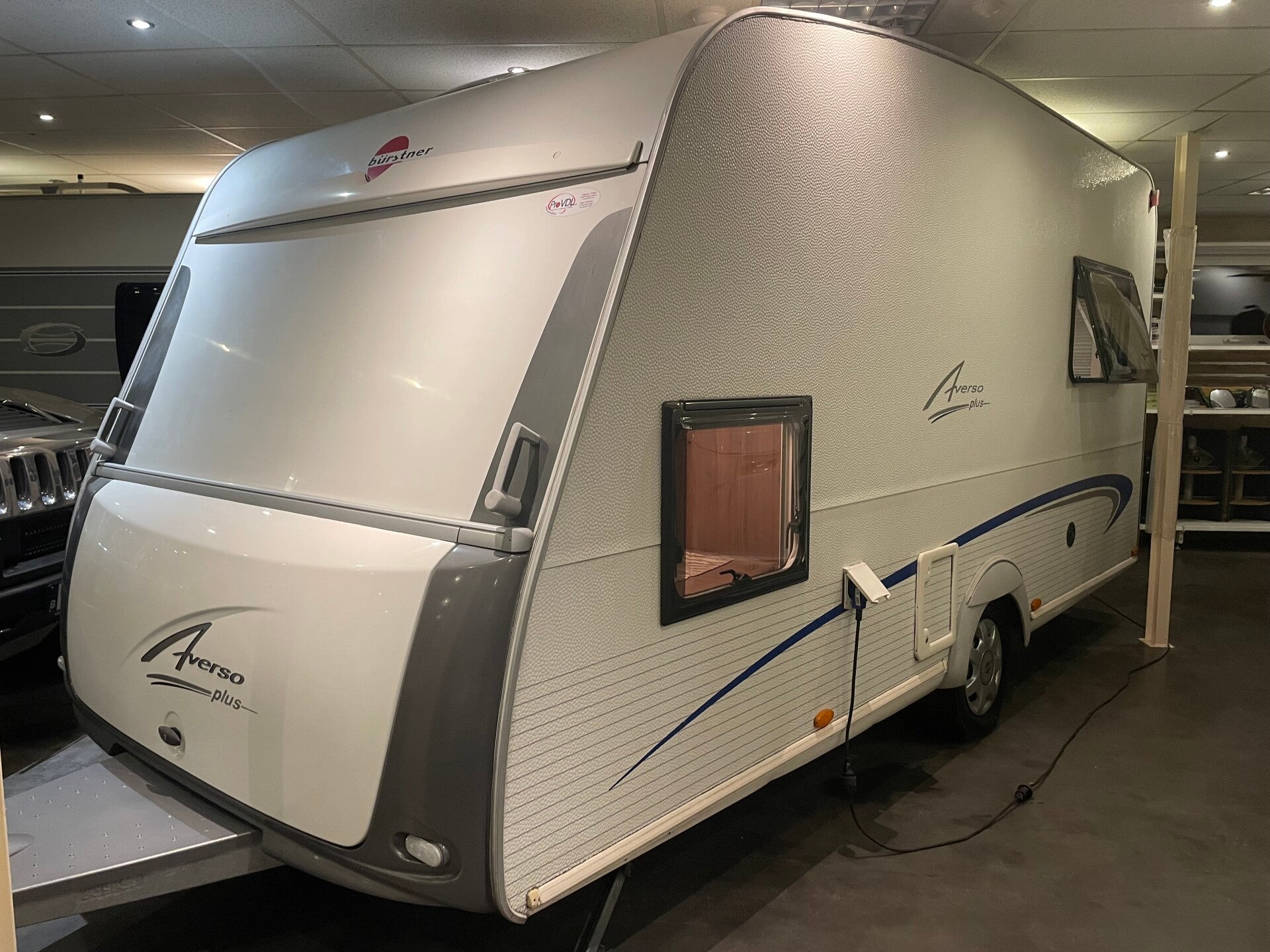 Burstner Averso Plus 440 TK, 6 persoons, Mover, stapelbed, garagedeur, bj 2011