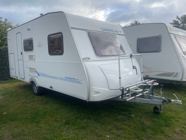 Caravelair 490, 6 persoons, stapelbed, garagedeur