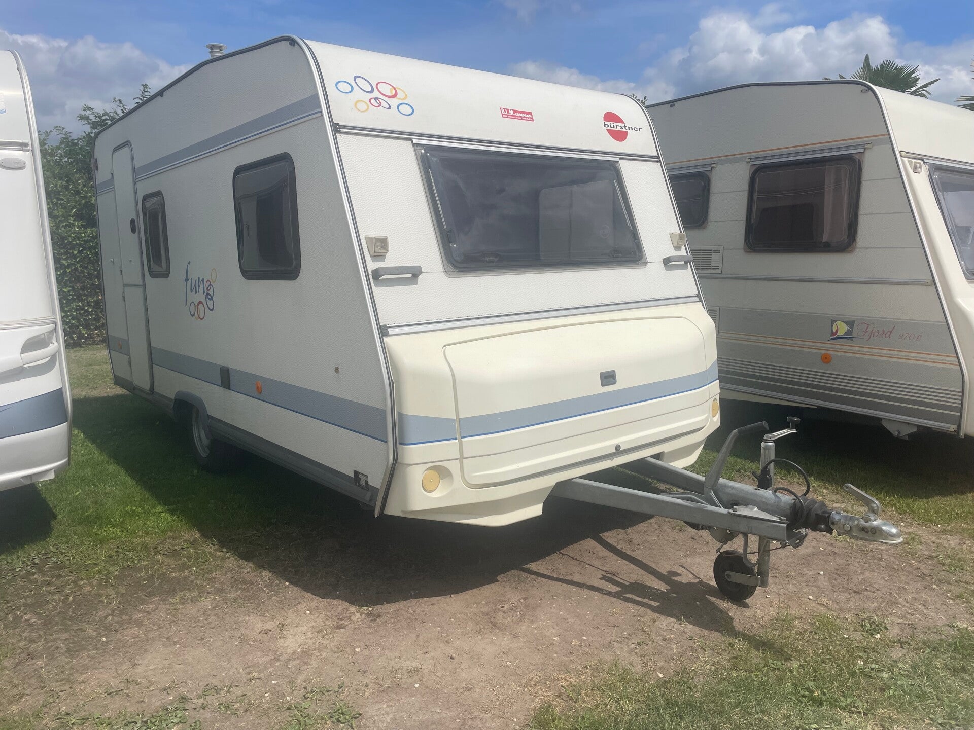 Zeer propere caravan Burstner, 4 persoons