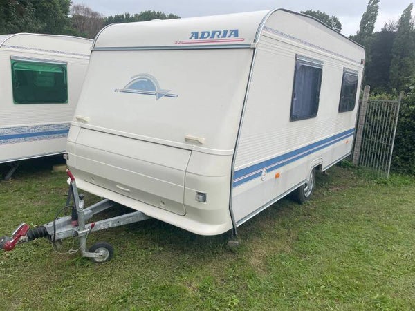 4 persoons caravan Adria Unica 432, Bj 2002, 400 kg laadvermogen