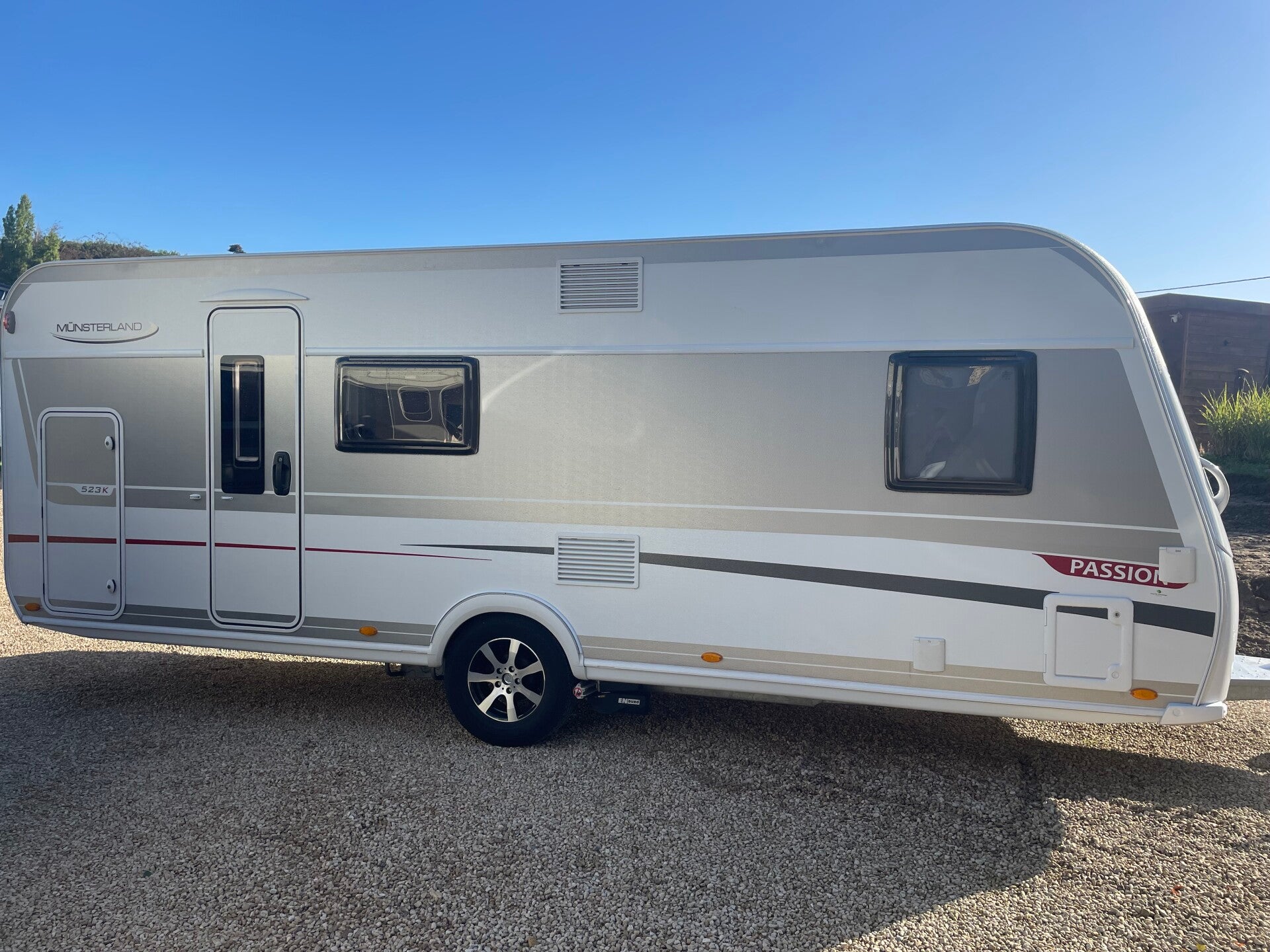 LMC Musica Passion 523K - grote Stapelbedden - Volautomatische mover - Tent - vloerverwarming, Hagelbestendig dak