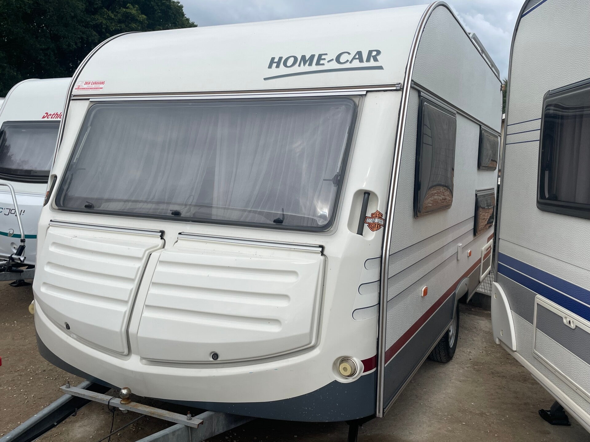 Home car, 4 persoons, stapelbed, voortent, Bj 2000